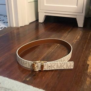 Michael Kors medium twist reversible belt